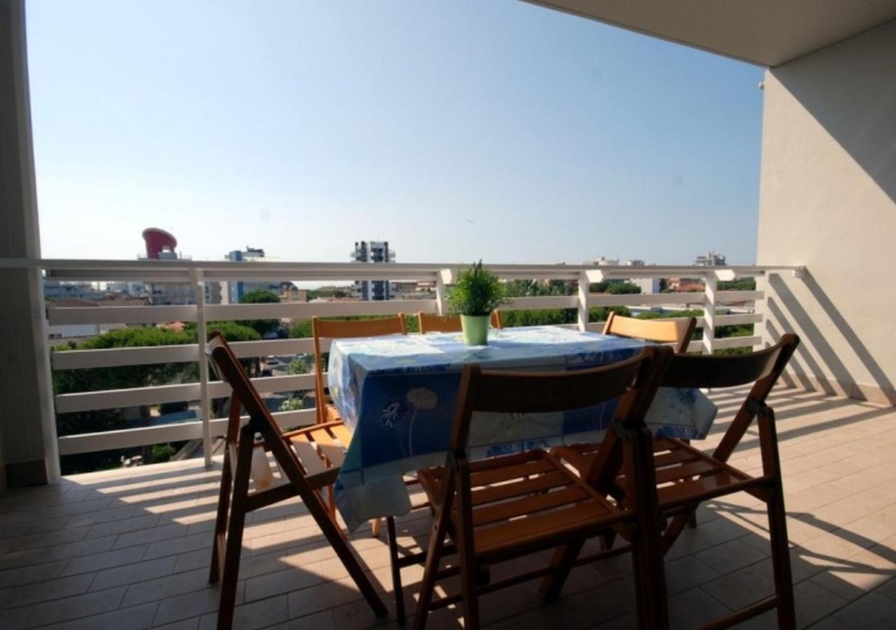 Apartamento Residenza Olimpo Lignano Sabbiadoro Exterior foto